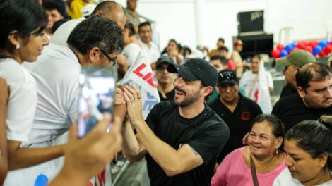 Santa cruz gobernador