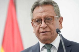 El ministro de Gobierno en conferencia de prensa