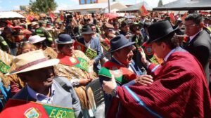 El Presidente Rodrigo Paz durante el aniversario de la Fejuve Sur