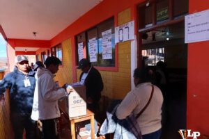 Un recinto de votación en Oruro