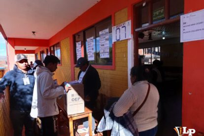 Un recinto de votación en Oruro