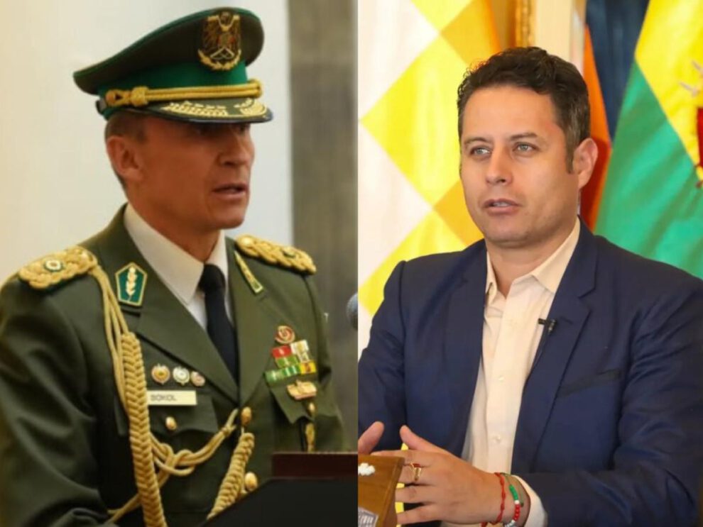 El comandante general de la Policía, Mirko Sokol (i) y el vicepresidente Edmand Lara (d)