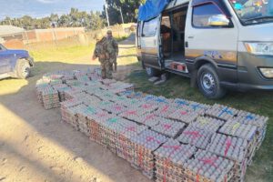 Decomiso de 700 maples de huevo de contrabando en Chaguaya
