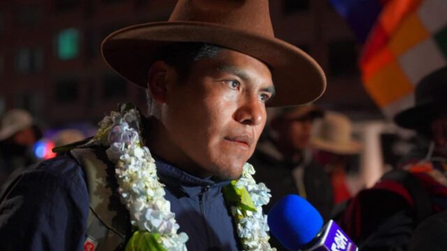 La marcha liderada por René Yahuasi ingresa a la urbe alteña