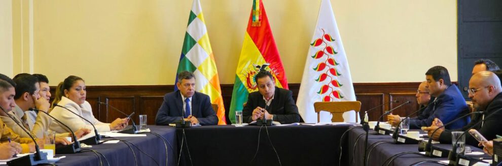 Vicepresidente coordina con jefes de bancada de la ALP temas de agenda legislativa