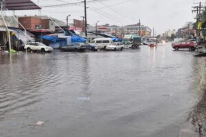 En menos de una hora, las avenidas quedaron totalmente cubiertas por el agua
