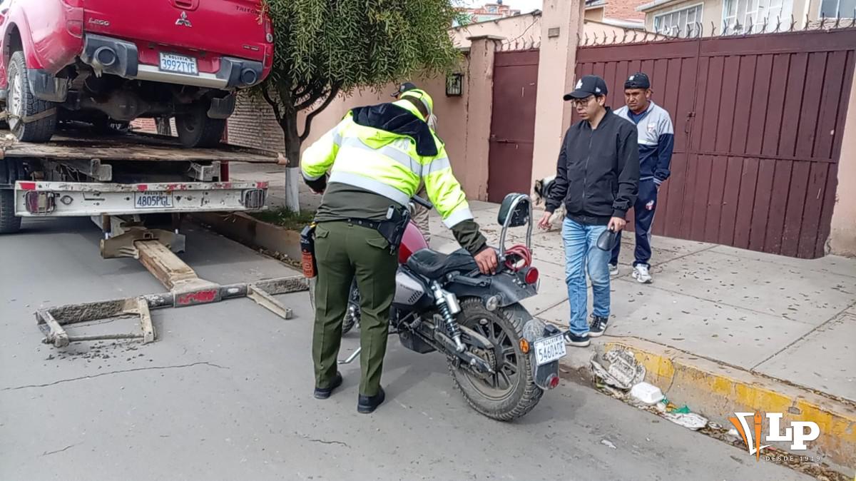Imagen de la motocicleta que sufrió daos