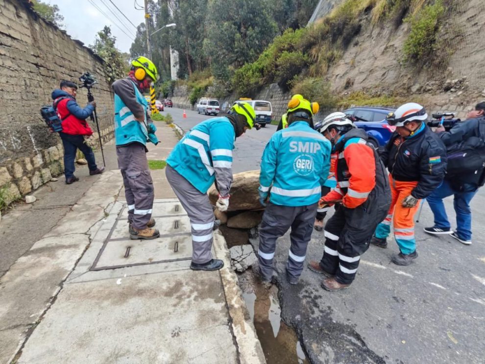 Grupos GERI y GAEM retiran rocas de gran tonelaje