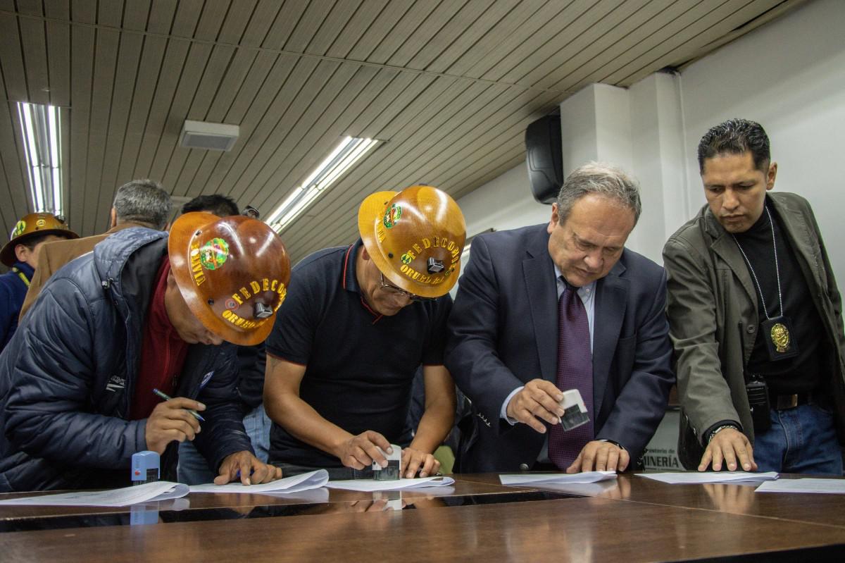 Como resultado del encuentro, ambas partes suscribieron un acta de entendimiento