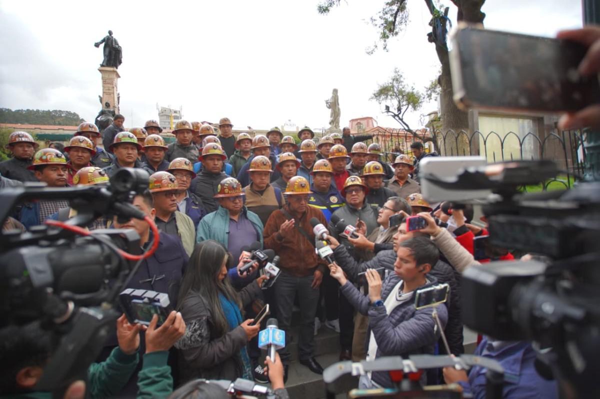 Dirigentes de Fencomin