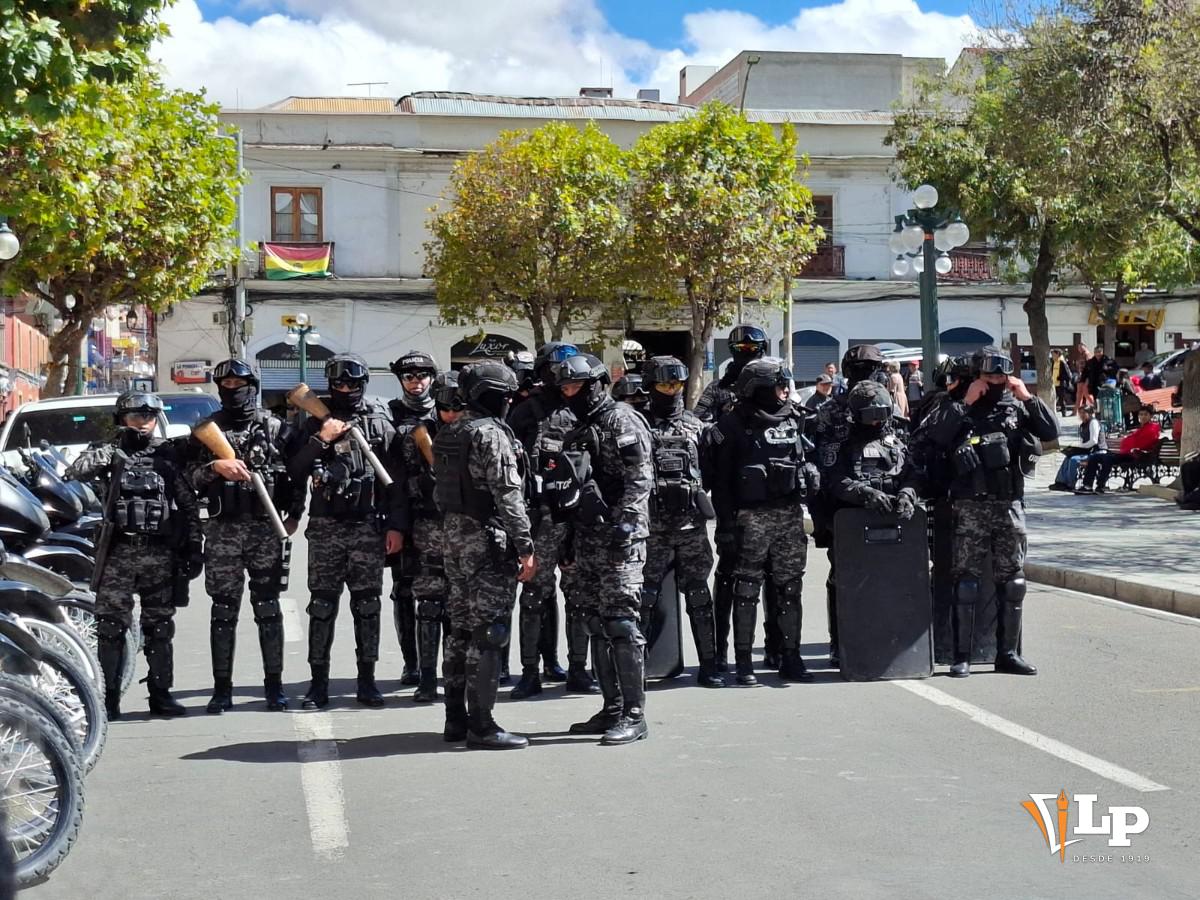 Efectivos de la UTOP en la Plaza Murillo