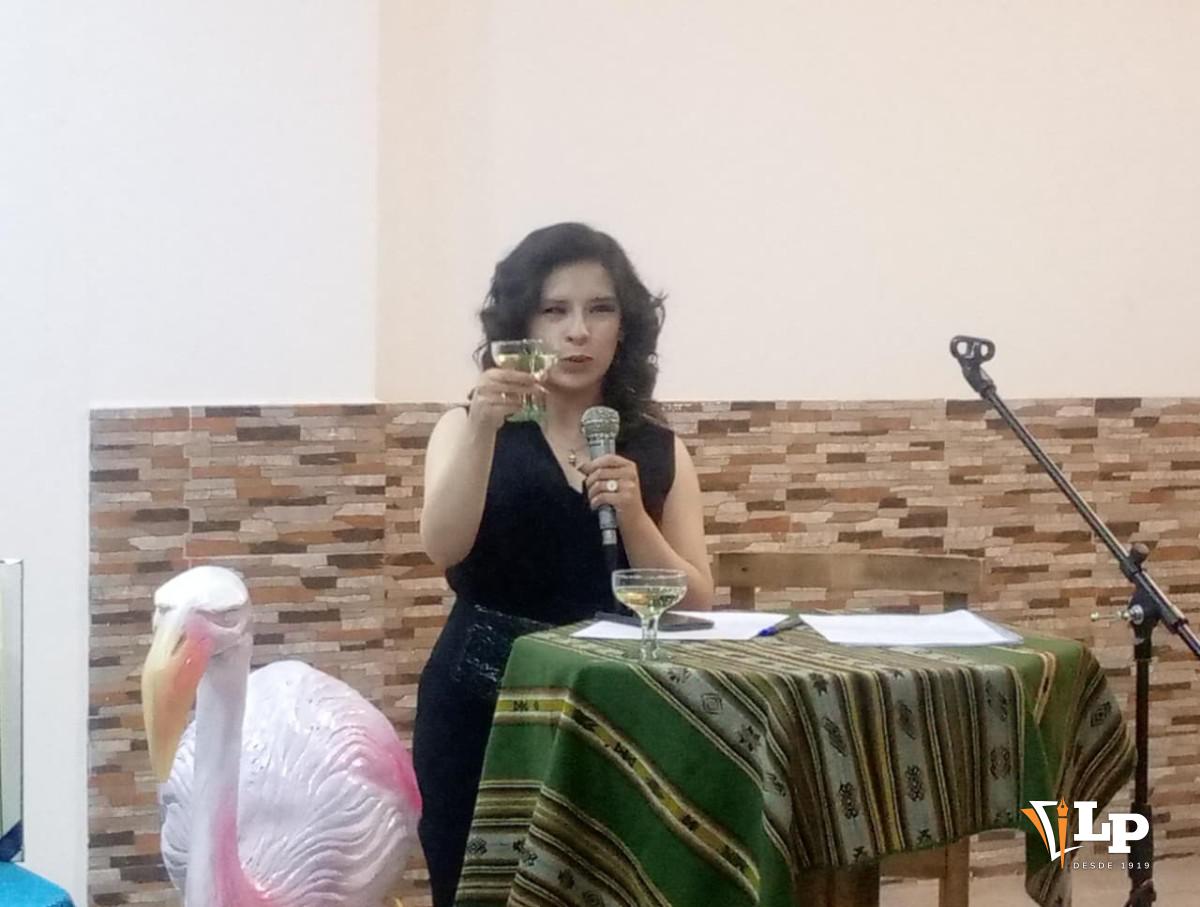 Momento del brindis en la celebración del aniversario