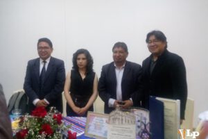 Mylenka Fernández Rojas con invitados destacados de la gala