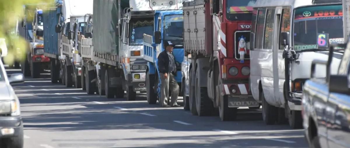 En La Paz las filas persisten