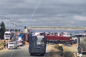 Un punto de bloqueo en la autopista La Paz-El Alto