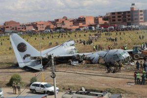 La aeronave siniestrada en la ciudad de El Alto