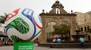 Guadalajara sede del Mundial 2026, Esculturas de balones, Encienden la fiebre mundialista en Guadalajara