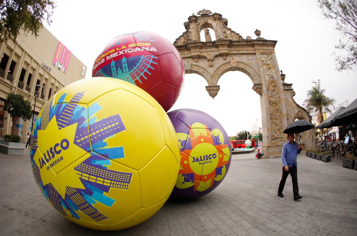 Guadalajara sede del Mundial 2026, Esculturas de balones, Encienden la fiebre mundialista en Guadalajara
