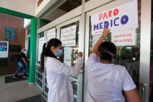 Médicos y trabajadores en salud de Santa Cruz confirmaron un paro