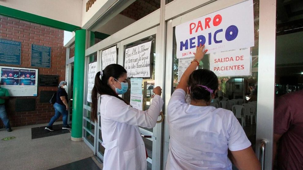 Médicos y trabajadores en salud de Santa Cruz confirmaron un paro