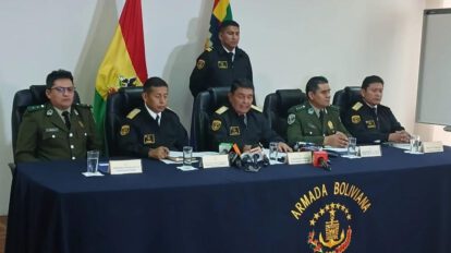personas sentadas