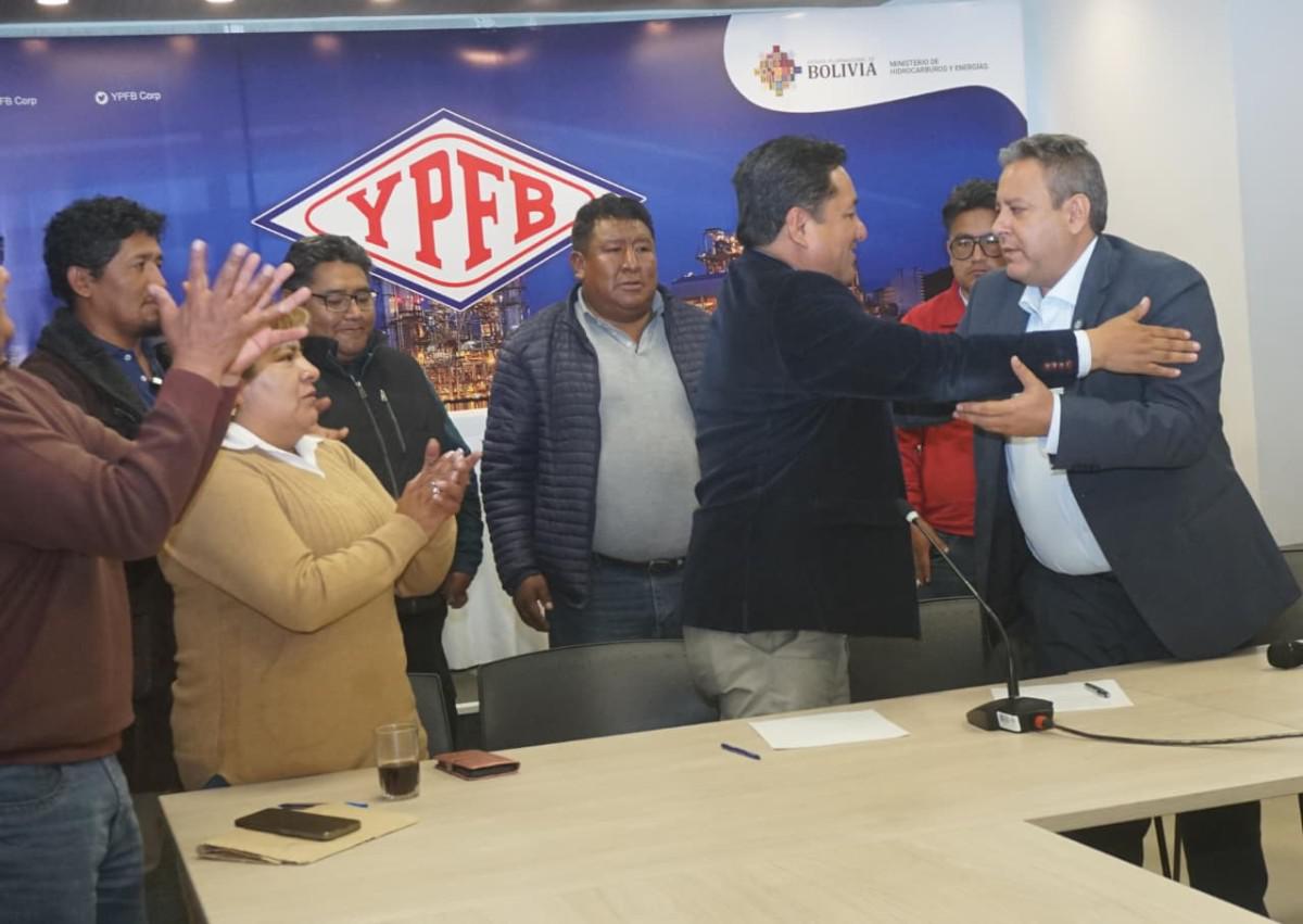 un grupo de personas