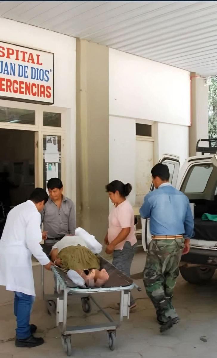 Personas herida con medicos