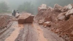 piedras en la carretera