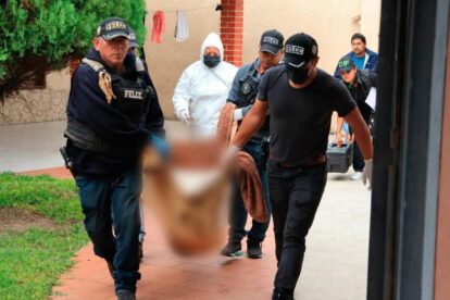 policias y un cuerpo