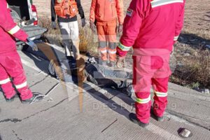 Imagen de cómo van llevando los cuerpos