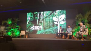 Autoridades gubernamentales y representantes de organismos internacionales