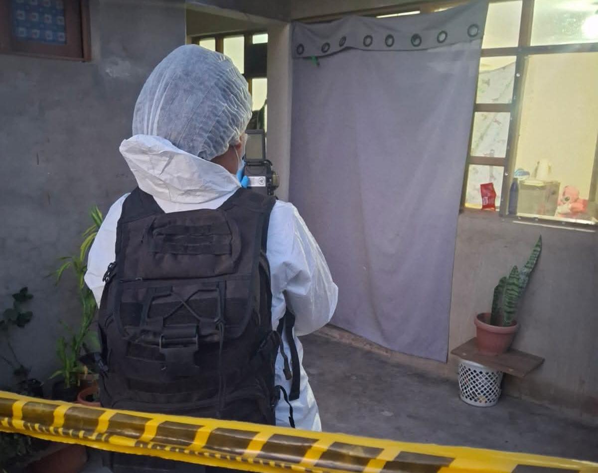 Elizabeth sostuvo una discusión con su concubino, identificado como Jhonatan M. T., dentro de su hogar.