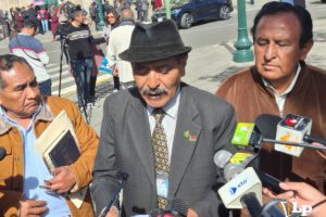 El presidente ejecutivo del Comité Cívico Departamental de La Paz, Adalid Días, en conferencia de prensa