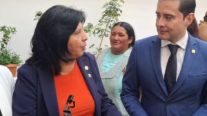 La diputada Claudia Bilbao y el viceministro de Comercio y Logística Interna, Gustavo Serrano