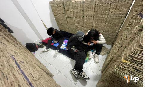 Imagen de cómo vivían los menores en la habitación