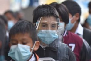 Tránsito Santa Cruz exhorta a conductores a recoger a estudiantes