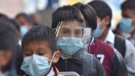 Tránsito Santa Cruz exhorta a conductores a recoger a estudiantes