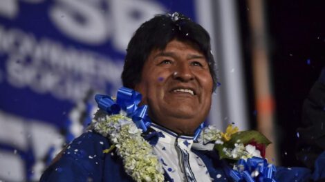 Evo Morales anuncia registro de nuevos militantes en el MAS