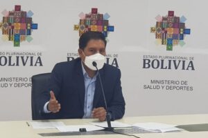 Ministro de Salud rechaza propuesta de Arias sobre el uso de barbijo