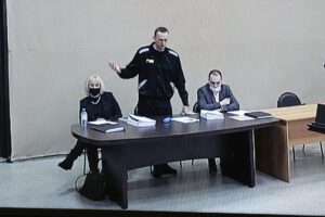 Alexei Navalny condenado a nueve años de prisión en Rusia