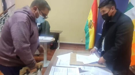 Ramiro Sanjinés, el primer postulante inscrito en la Asamblea Legislativa Plurinacional para Defensor del Pueblo