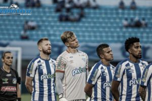 Despiden a dos futbolistas brasileños tras ir a una fiesta que acabó a tiros