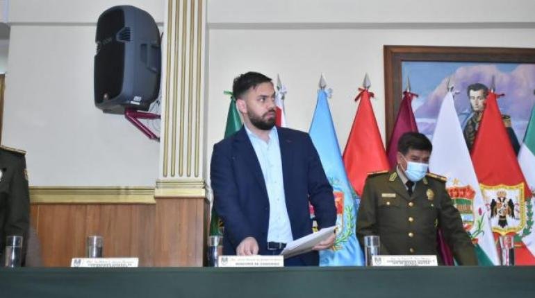 Ministro Del Castillo asegura que no renunciará