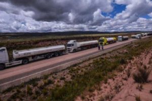 Ruta alterna Tambo Quemado habilitada por Aduana Nacional ante bloqueos en Desaguadero
