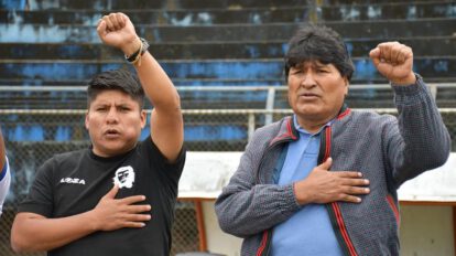 Senador Loza defiende a Morales en acto político