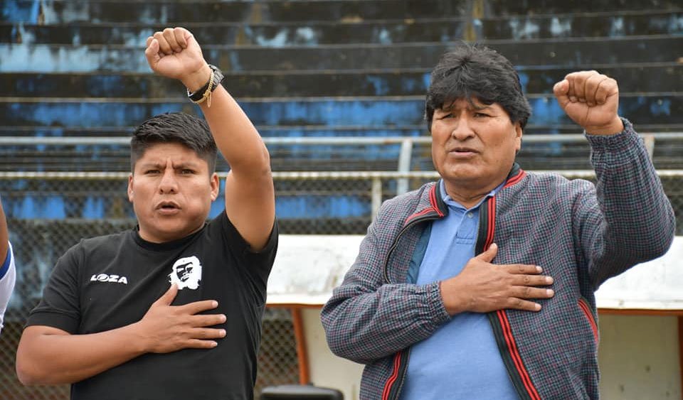 Senador Loza defiende a Morales en acto político