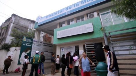 Falta de espacio para neonatos en terapia intensiva de Maternidad