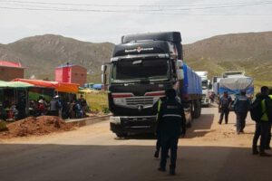 Aduana extiende horario de atención en Desaguadero