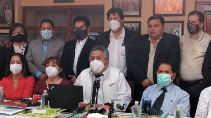 Médicos instan al ministro de Salud que los escuche
