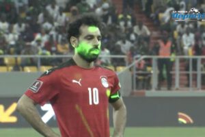 Denuncia formal de Egipto contra Senegal por acoso a Mohamed Salah